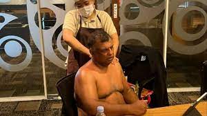 The Unconventional Meeting: Tony Fernandes, AirAsia CEO, and the Shirtless Massage Incident