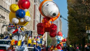 Macy's Thanksgiving Day Parade: एक शानदार परंपरा पहले से शुरू